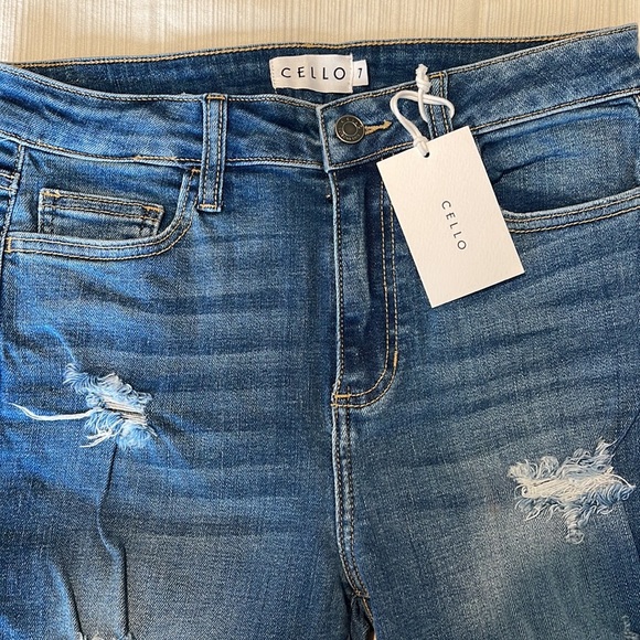 NWT Cello Distressed, Ripped Blue Jeans - Picture 4 of 10